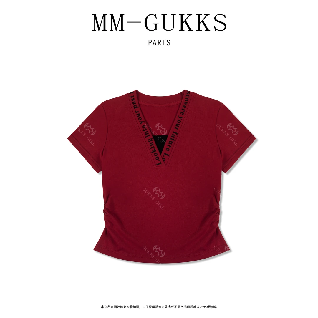 明明GUKKS『锁骨t』夏季设计师新款V领假两件百搭舒适短袖T恤上衣