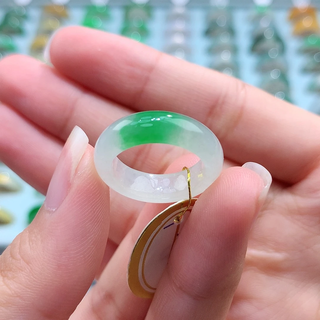 翡翠戒指未镶嵌9圈