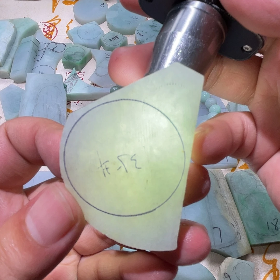 颈饰未镶嵌翡翠天然缅甸A货翡翠毛料