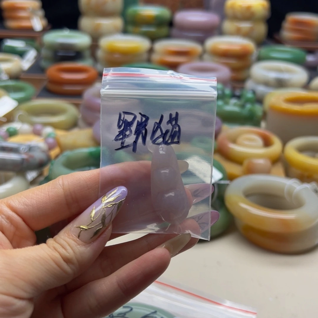 石英质玉手镯未镶嵌蹦****