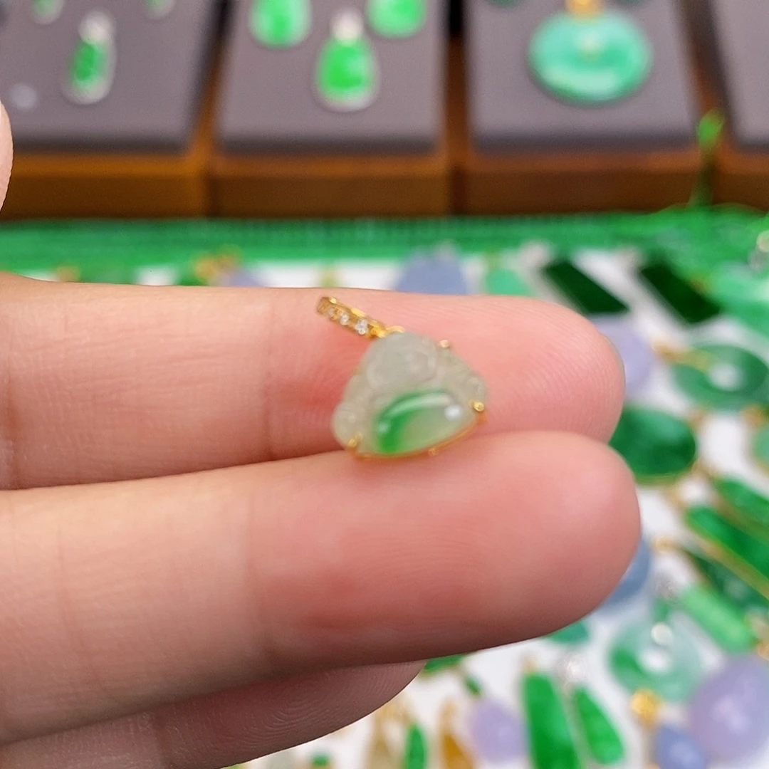 吊坠(不含链)未镶嵌翡翠