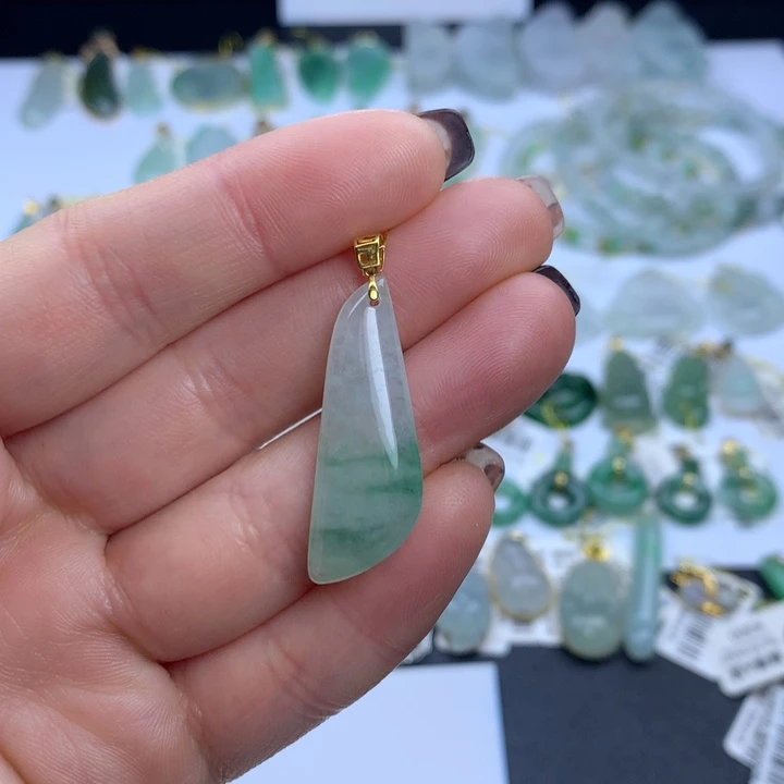 翡翠颈饰未镶嵌翡翠