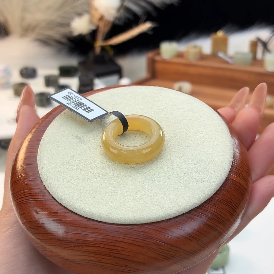 和田玉未镶嵌戒指浅橘糖轮胎15.22j166