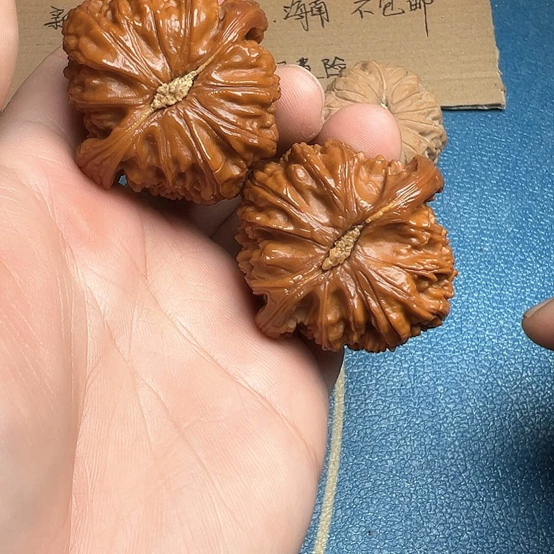 文玩核桃把件44.8球白