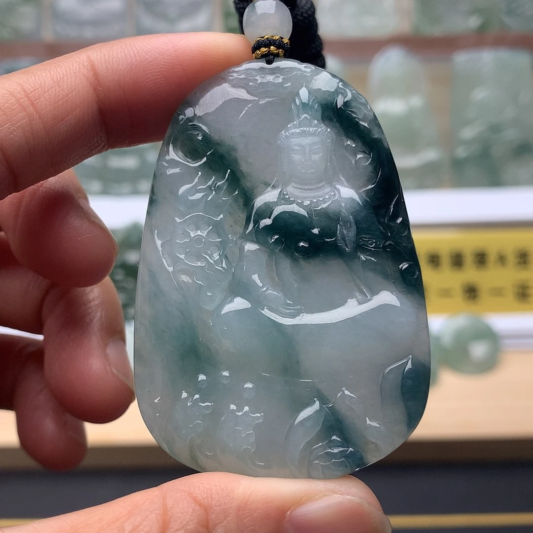 翡翠未镶嵌颈饰素衣