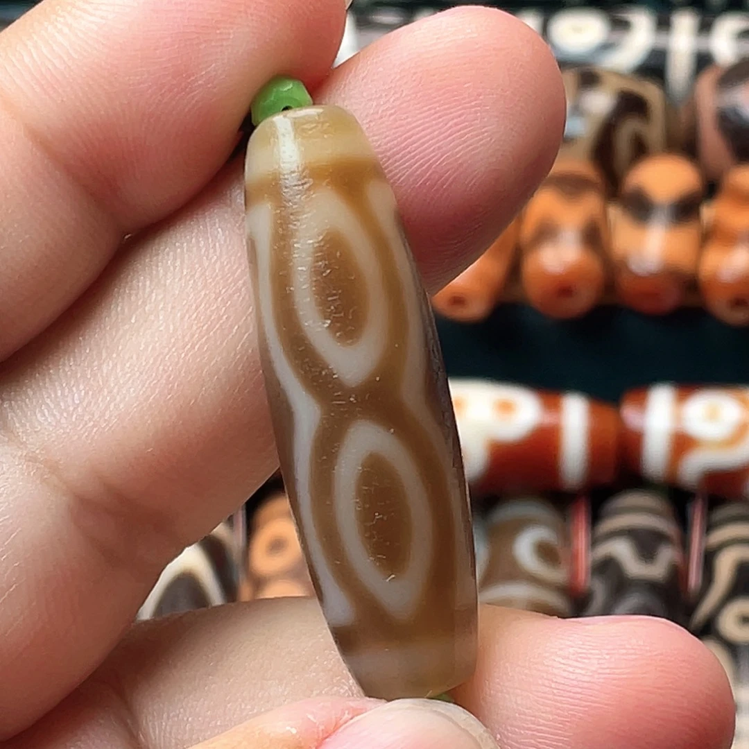 小***在玛瑙/玉髓未镶嵌颈饰小卢七