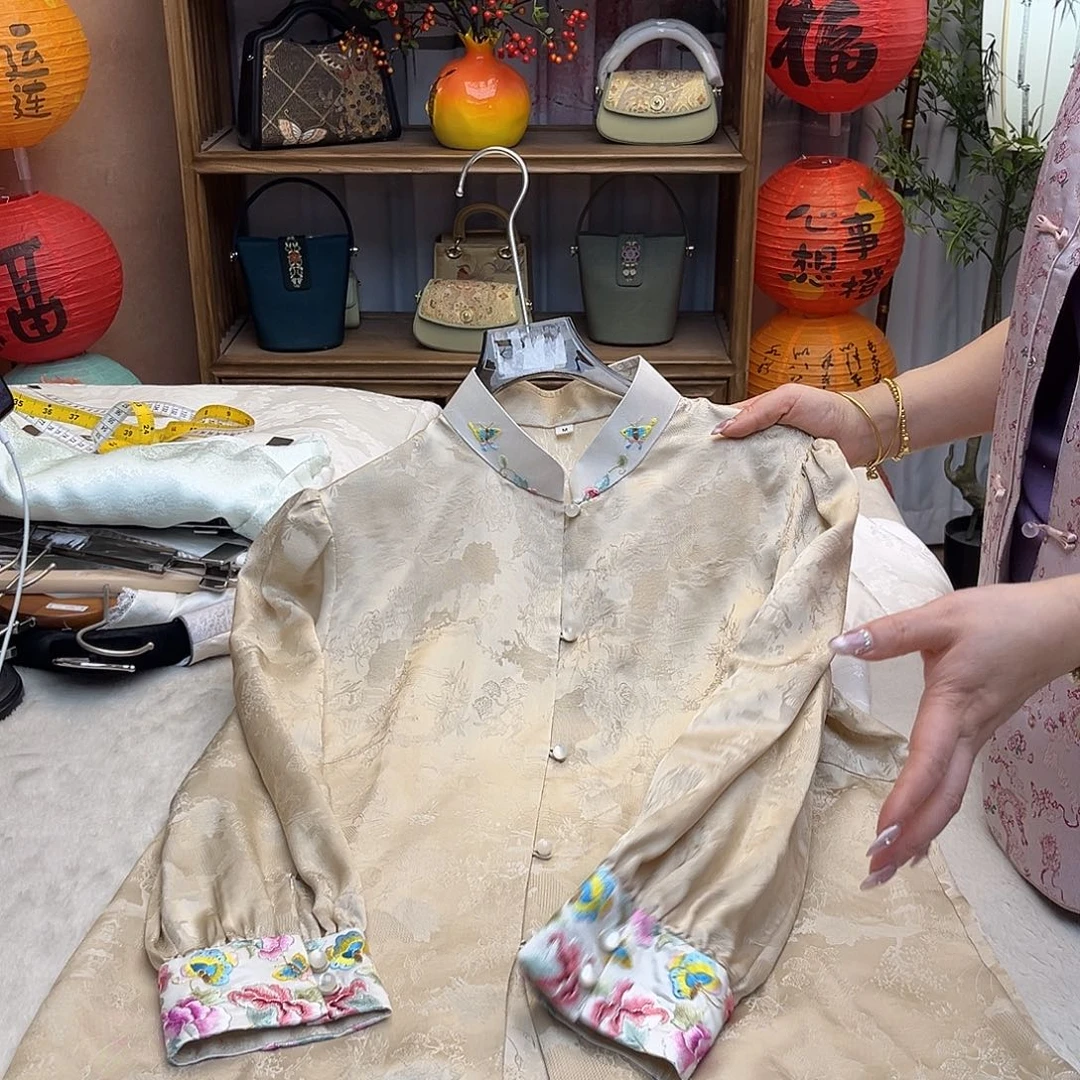 刺绣真丝衬衫带绣口花M码