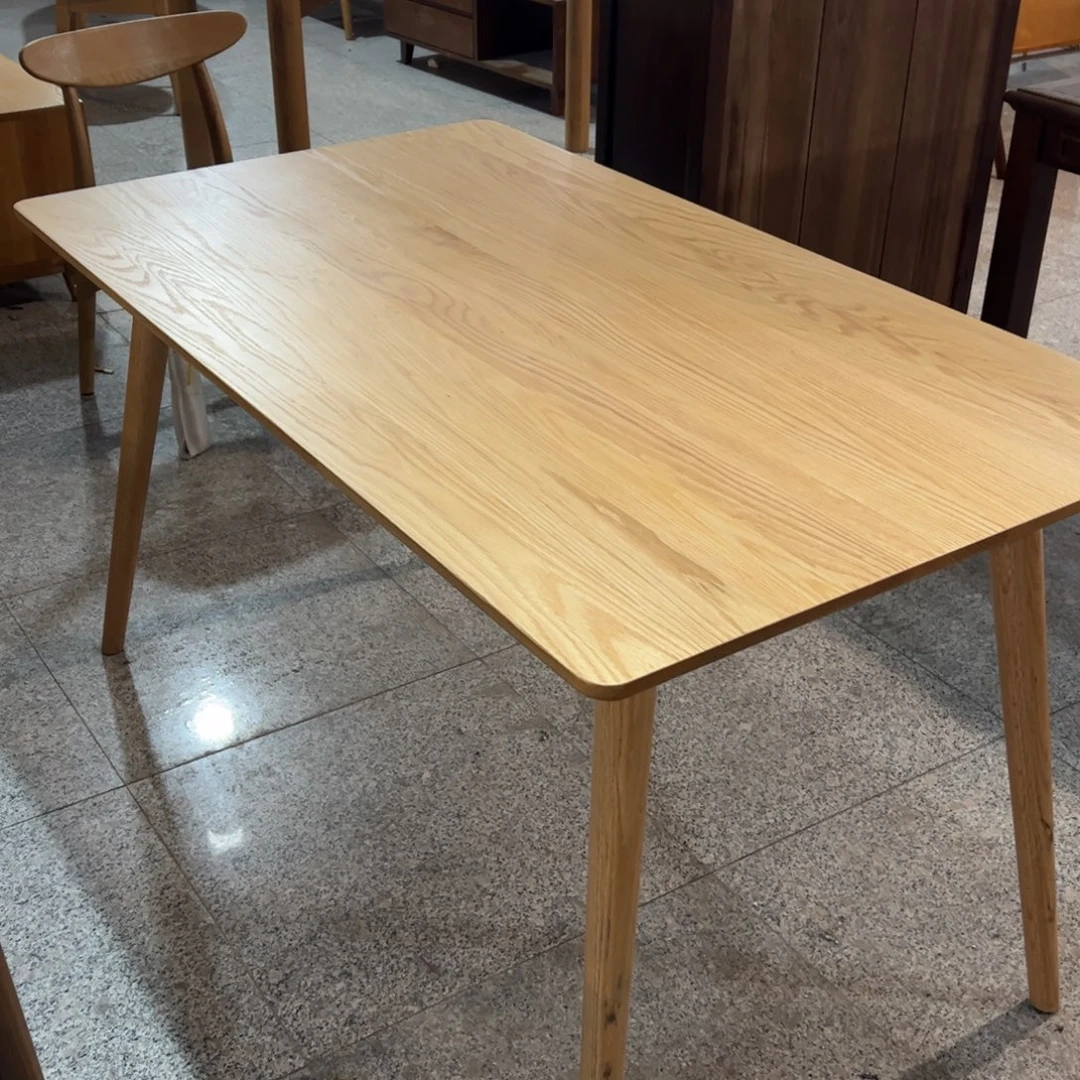 红橡木1.4米原木色餐桌