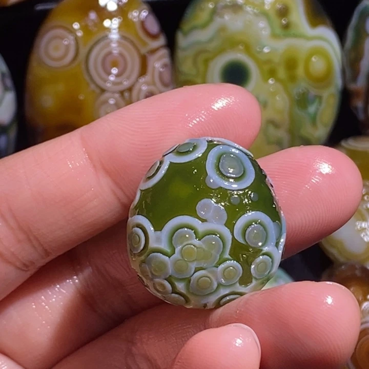 玛瑙/玉髓珠宝奇石未镶嵌@**树