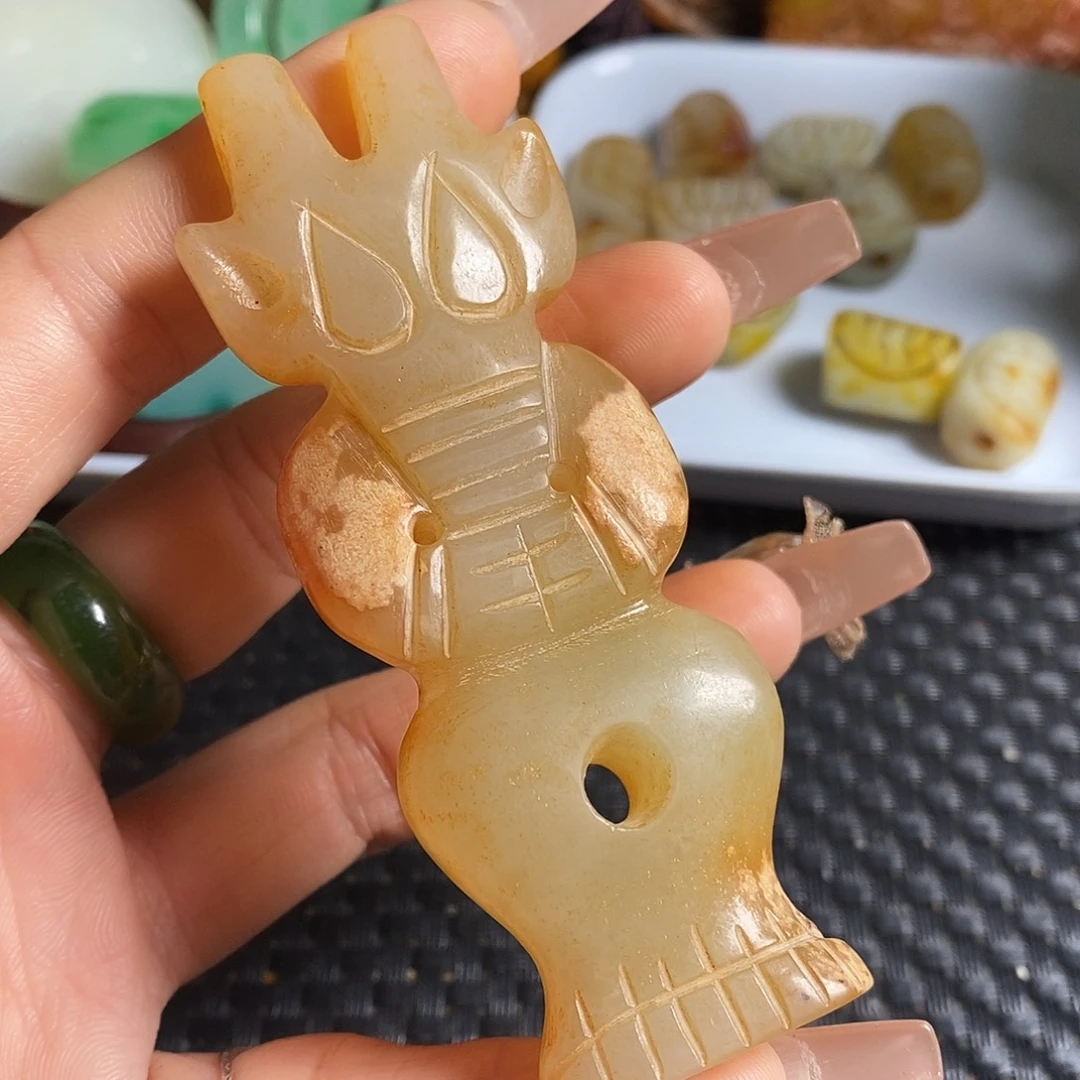 岫岩老玉（透闪石质玉）未镶嵌珠宝奇石