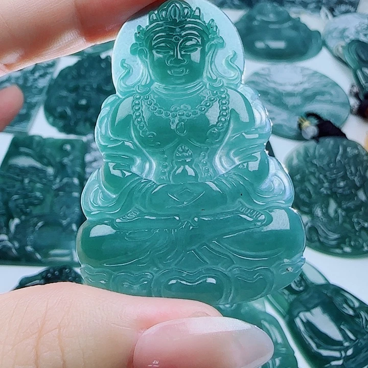 翡翠未镶嵌颈饰多样性发货天然的A货翡翠