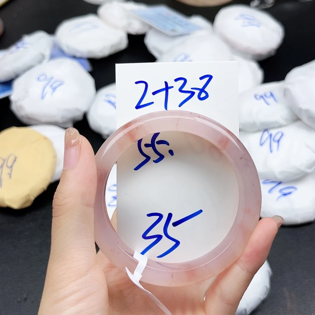 未镶嵌手镯石英质玉2.138