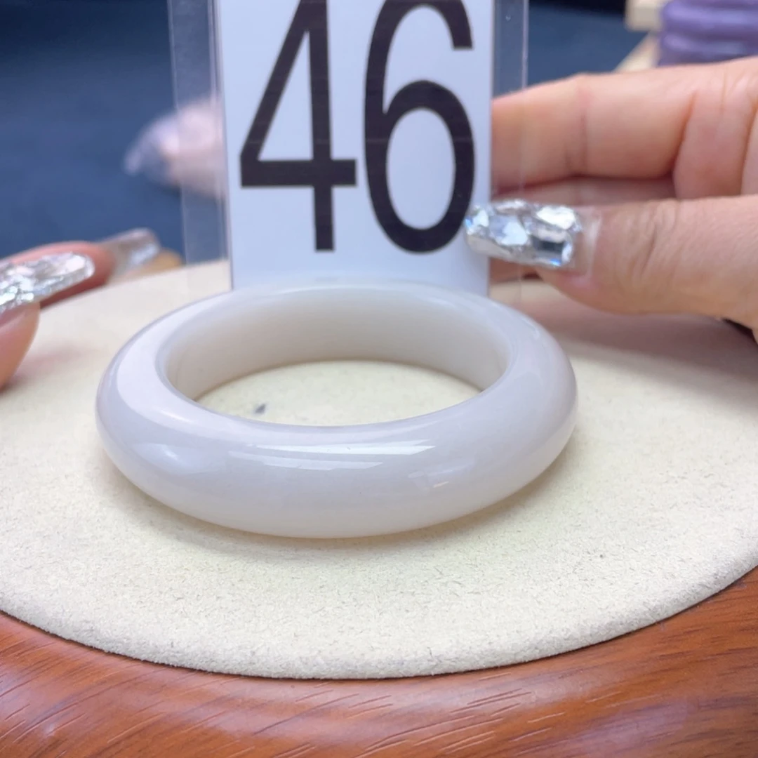 石英质玉未镶嵌手镯