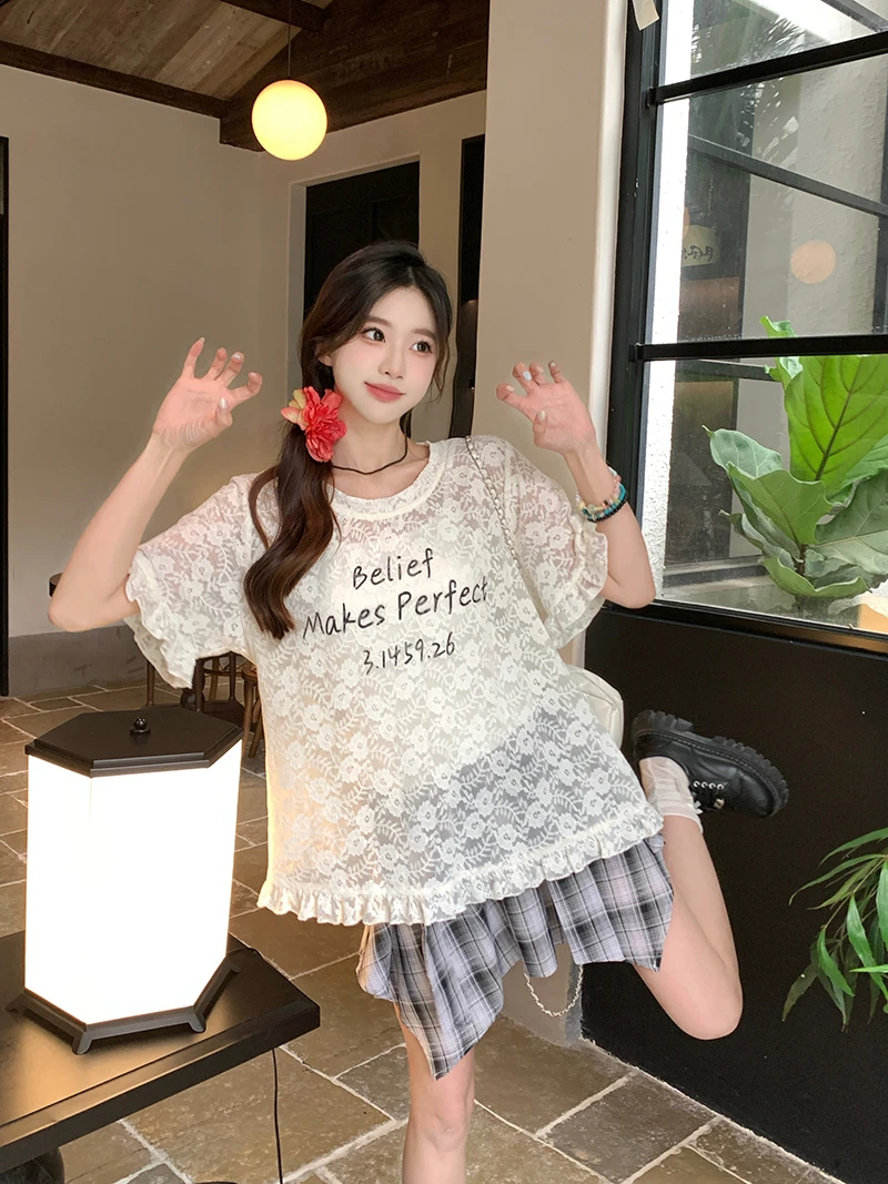 2025夏新胖mm大码女装字母涂鸦减龄宽松蕾丝上衣T恤春游出行衣服