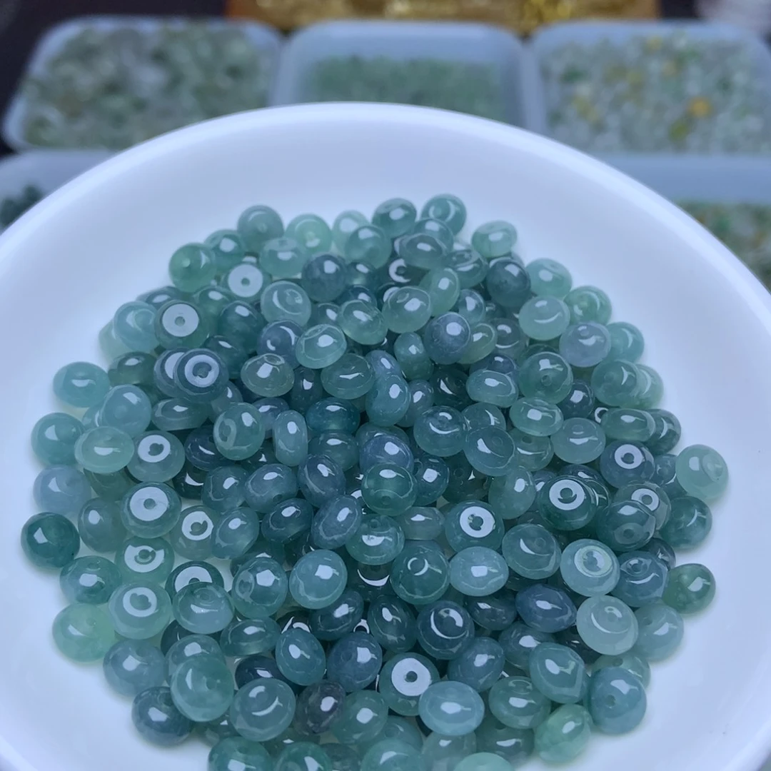 未镶嵌手链翡翠卡3.5乘6.4冰蓝水鼓珠50个