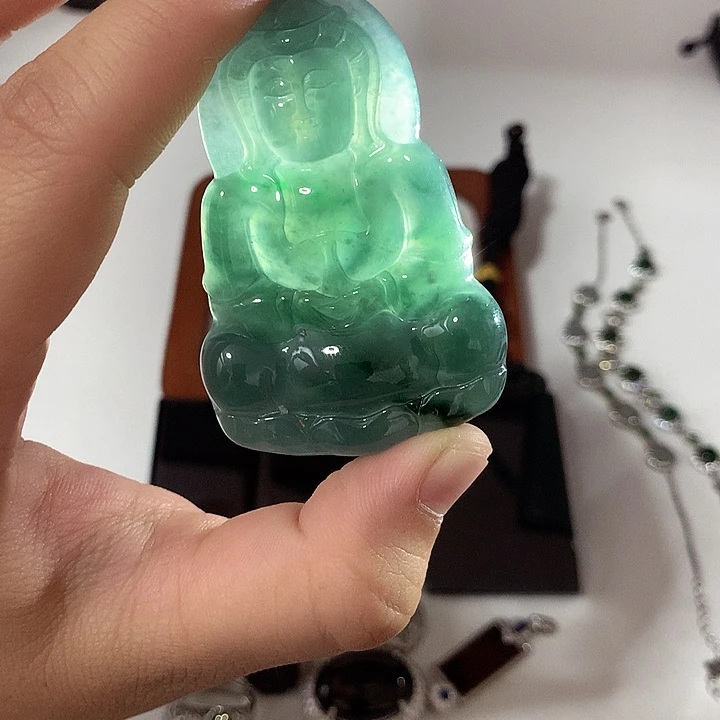 翡翠未镶嵌颈饰翡翠