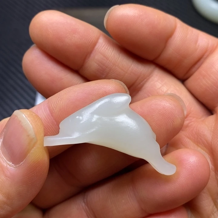 和田玉挂件未镶嵌会***滴