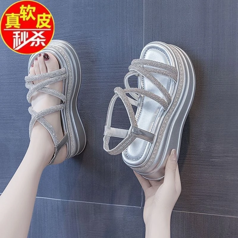 品牌断码轻便厚底水钻凉鞋女夏外穿网红韩版百搭松糕底沙滩时装鞋
