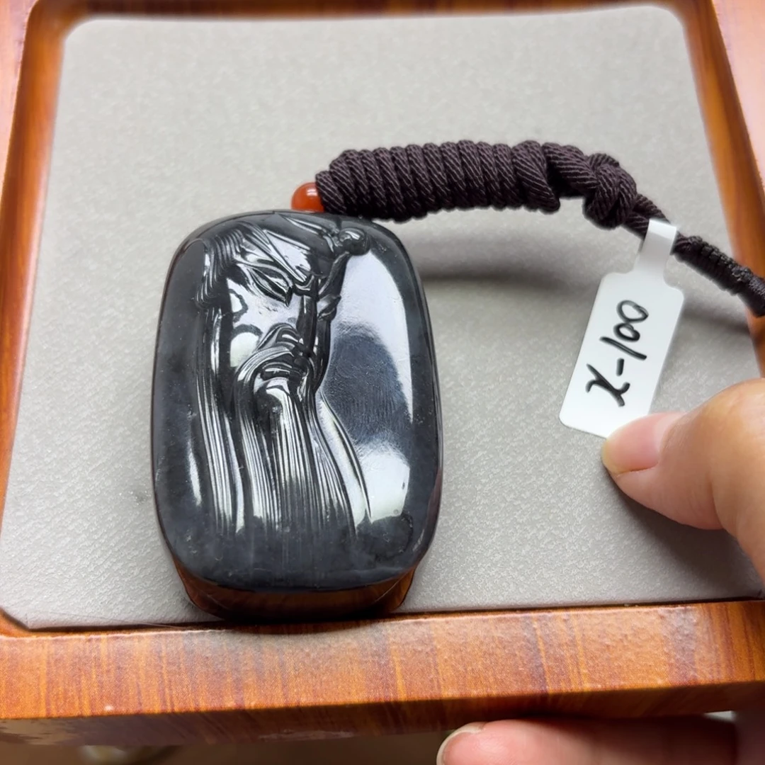 要***友和田玉未镶嵌颈饰