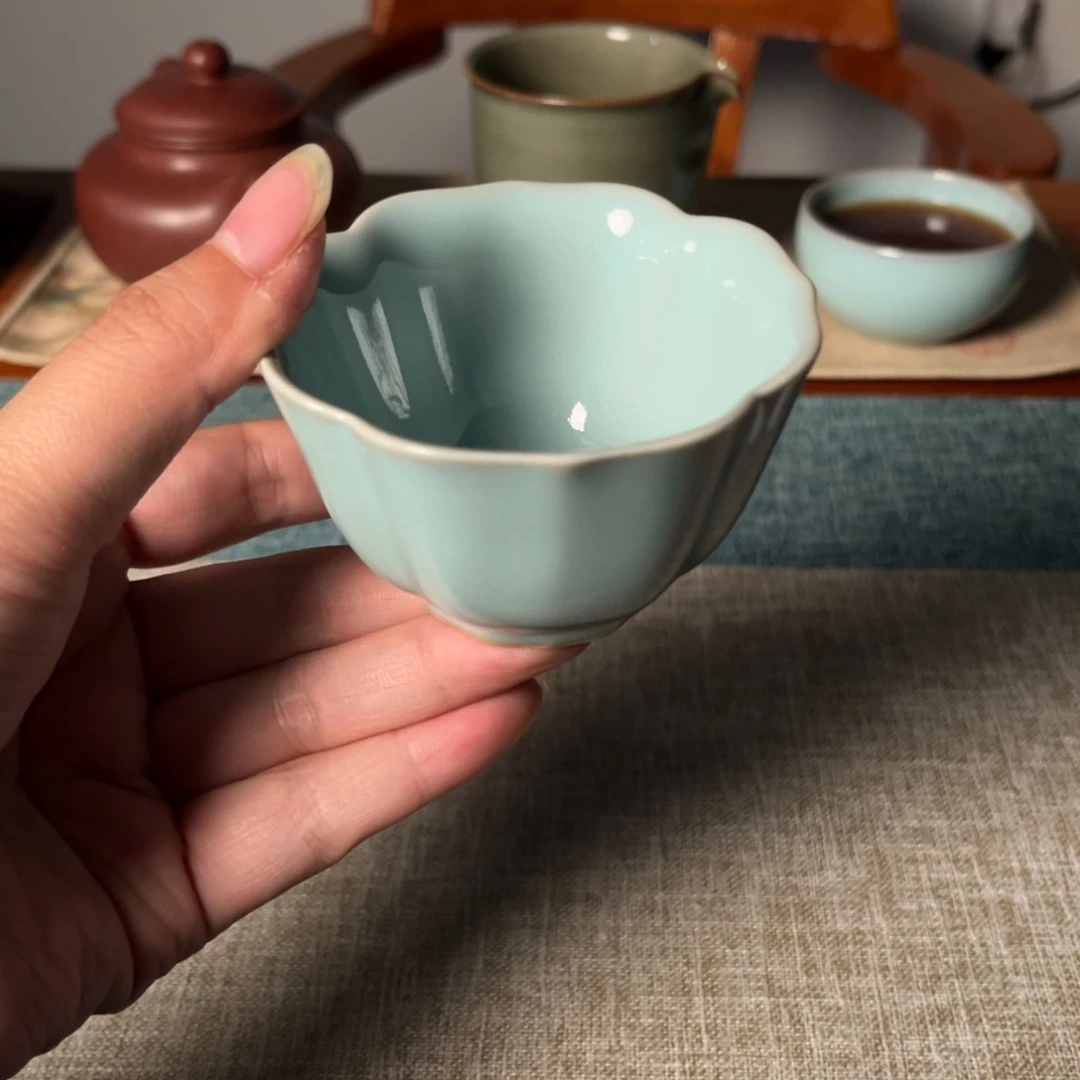 天青釉宝香杯玉松