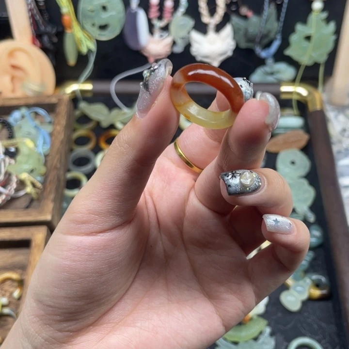 蛇纹石玉未镶嵌颈饰16.5