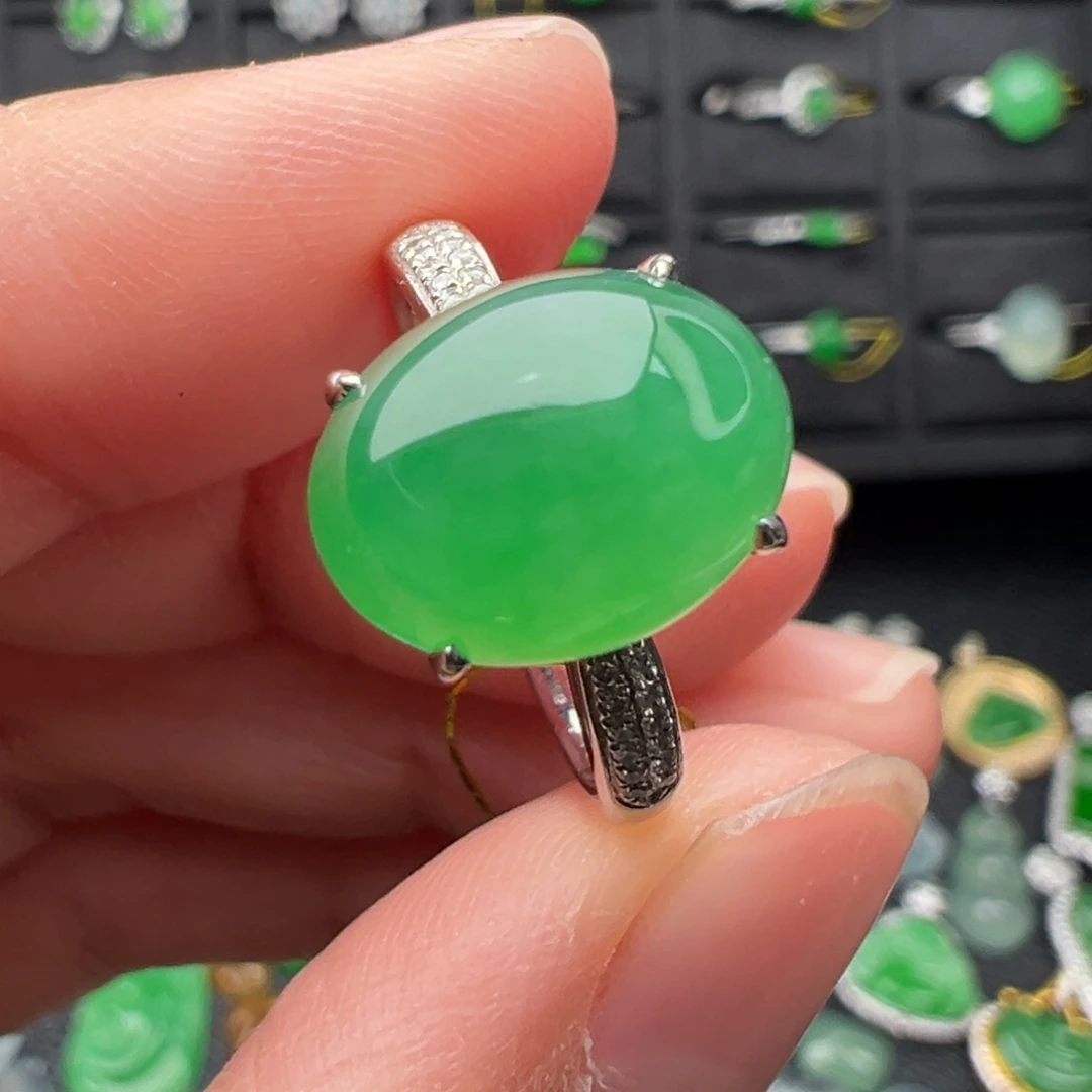 翡翠18K金镶嵌颈饰戒指