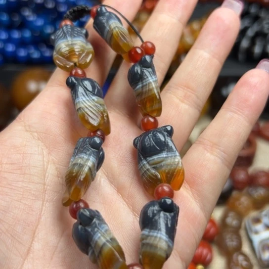 人***）玛瑙/玉髓颈饰未镶嵌