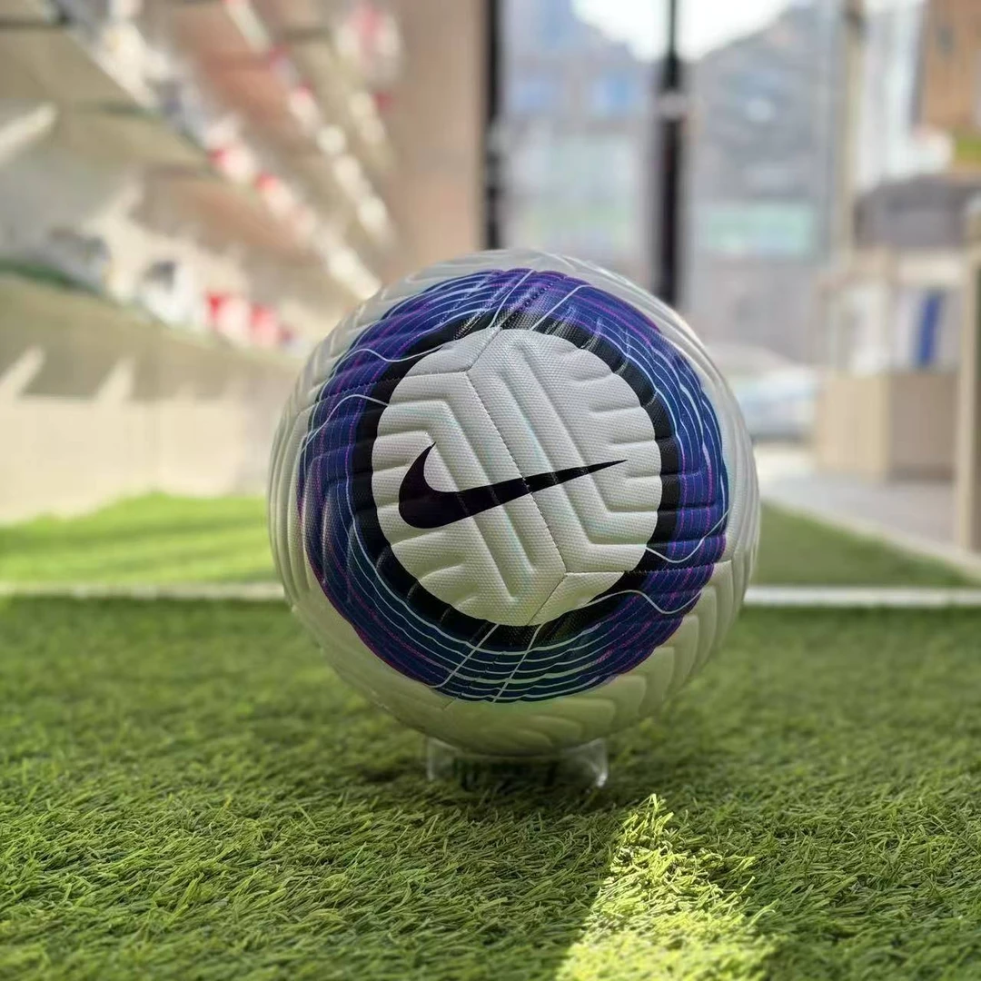 麒天小胜：NIKE/耐克 24-25赛季英超比赛训练机缝足球 FZ2976-104