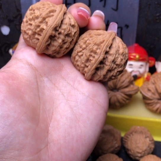 文玩核桃吊坠37白狮子