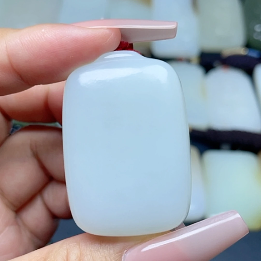 【闪购商品】颈饰未镶嵌和田玉小****理