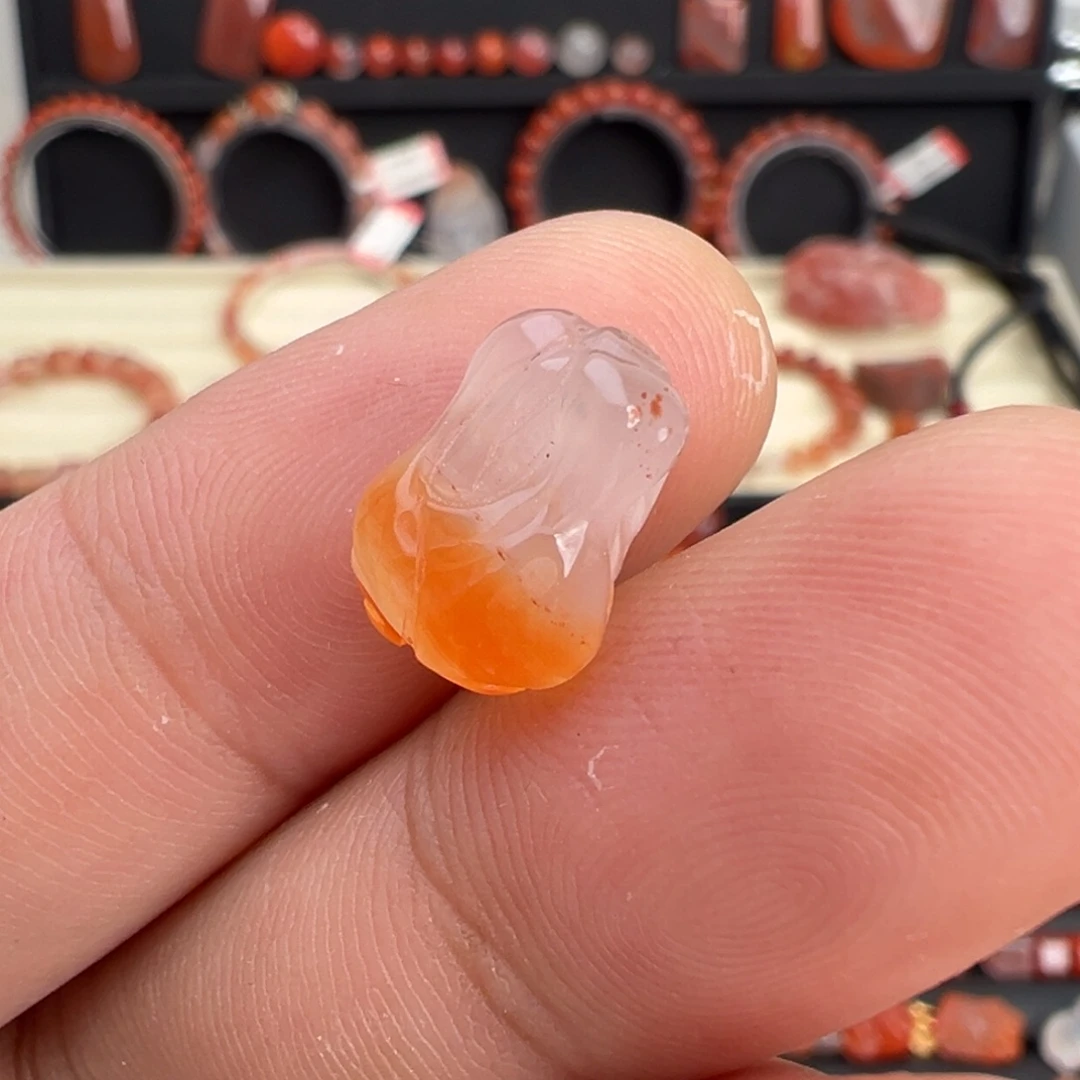 南红玛瑙未镶嵌颈饰白菜