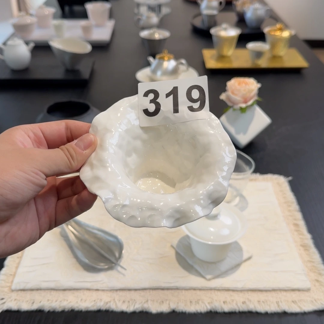 羊脂玉手捏果盘一个