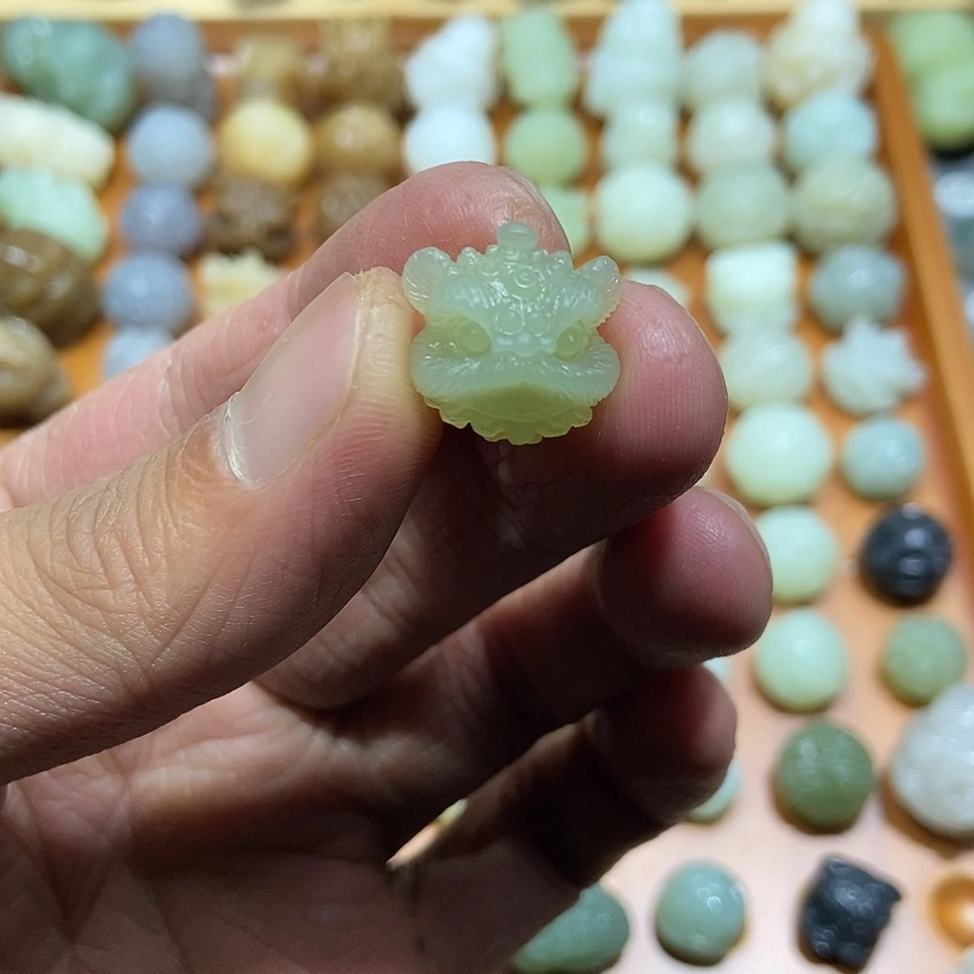 和田玉未镶嵌颈饰定制