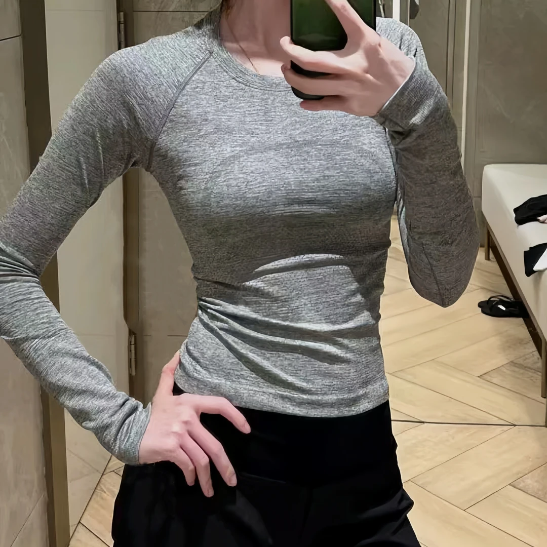 新款瑜伽女款圆领舒适长袖普拉提健身服专业跑步运动速干上衣