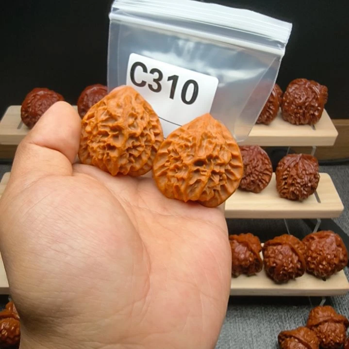 文玩核桃吊坠43龙鳞纹c310