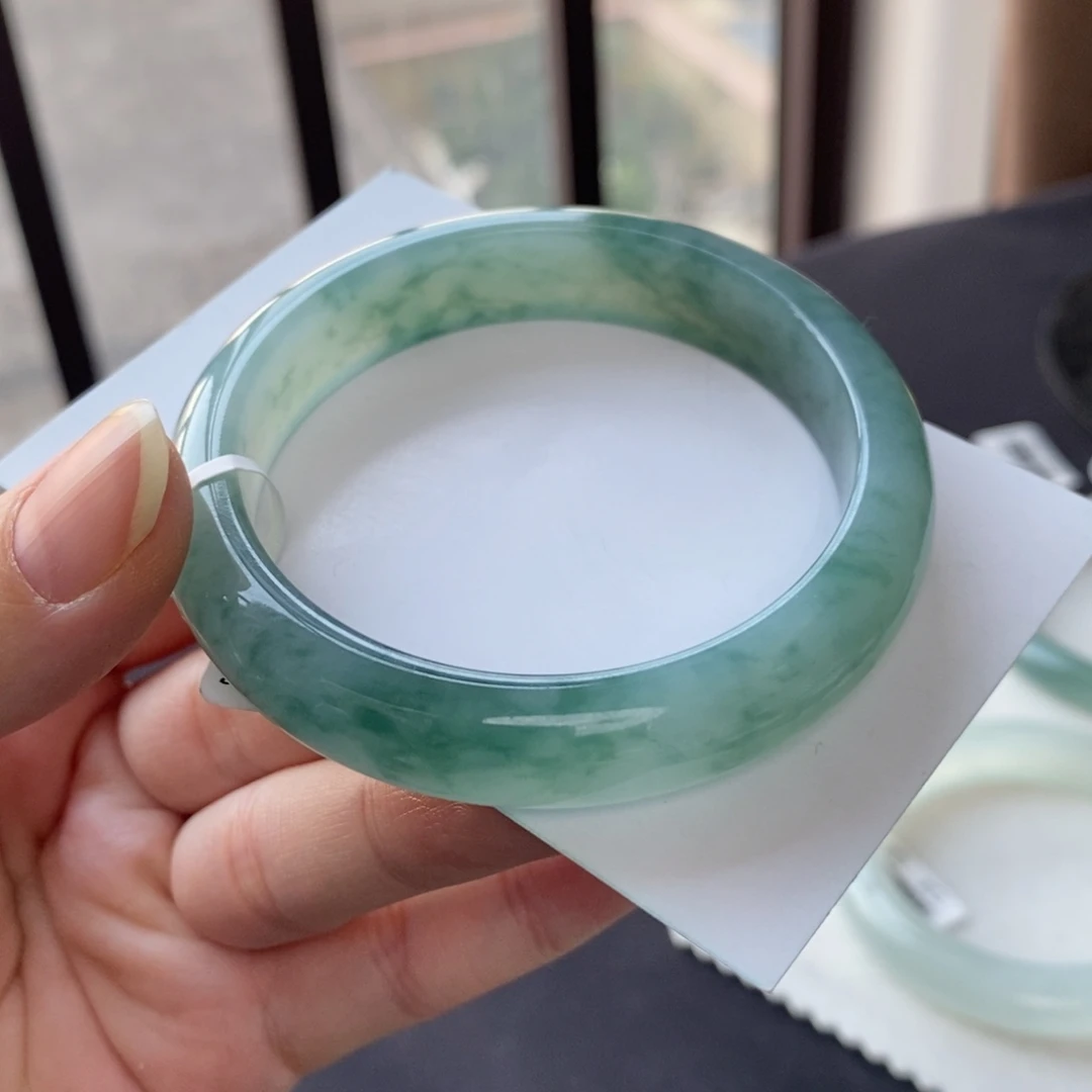 翡翠未镶嵌手镯湖绿飘花54