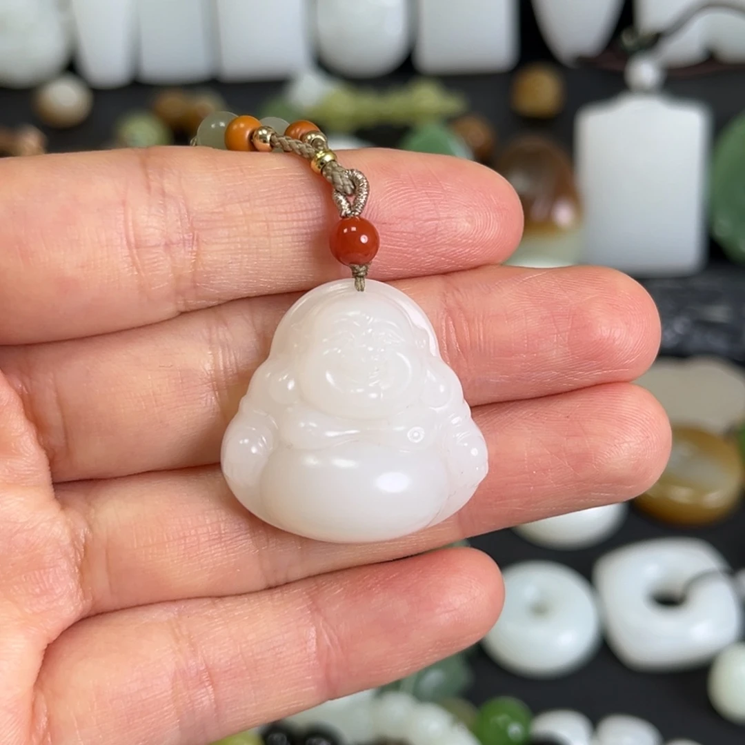 和田玉未镶嵌吊坠(赠链)