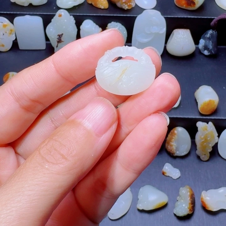 和田玉（糖玉）未镶嵌颈饰