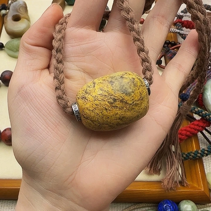 和田玉未镶嵌颈饰钢***风