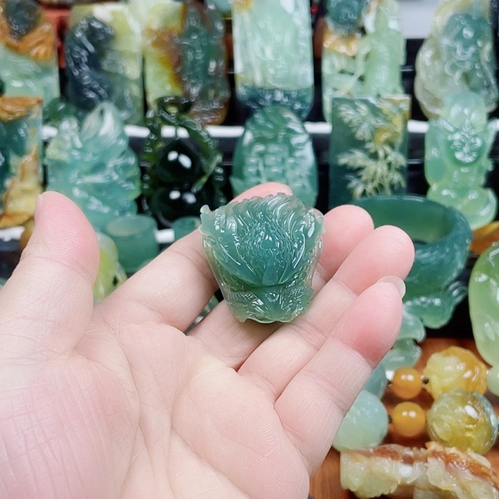 透闪石-蛇纹石玉未镶嵌吊坠(不含链)