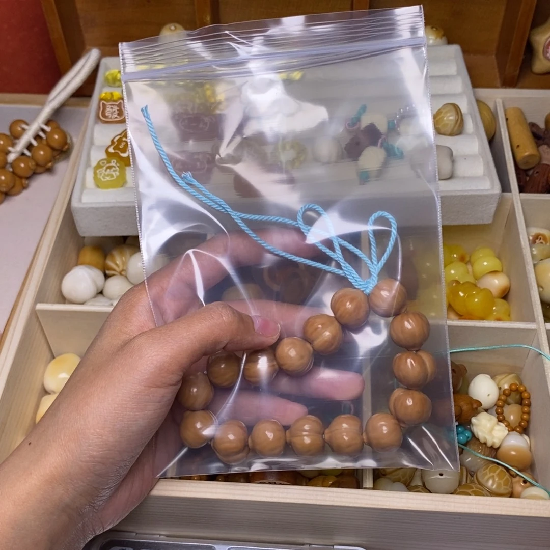 z***r猴头核桃吊坠屁桃一颗