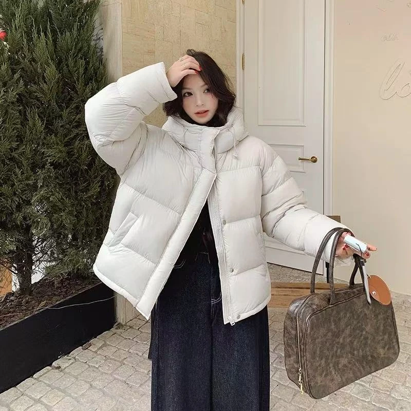 95668泡芙白鸭绒高品质羽绒服女短款连帽加厚时尚保暖羽绒服