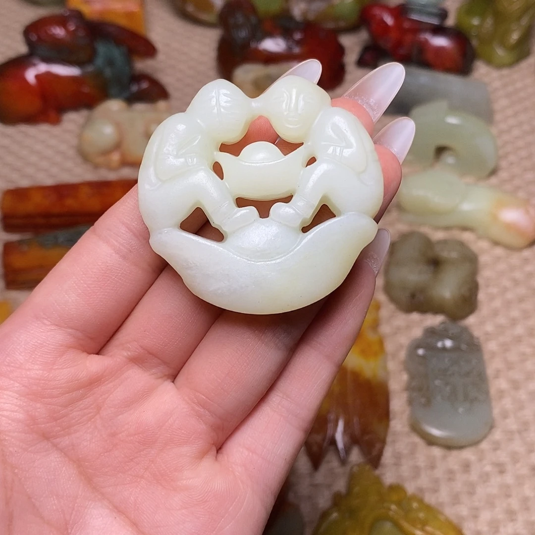 蛇纹石玉未镶嵌颈饰