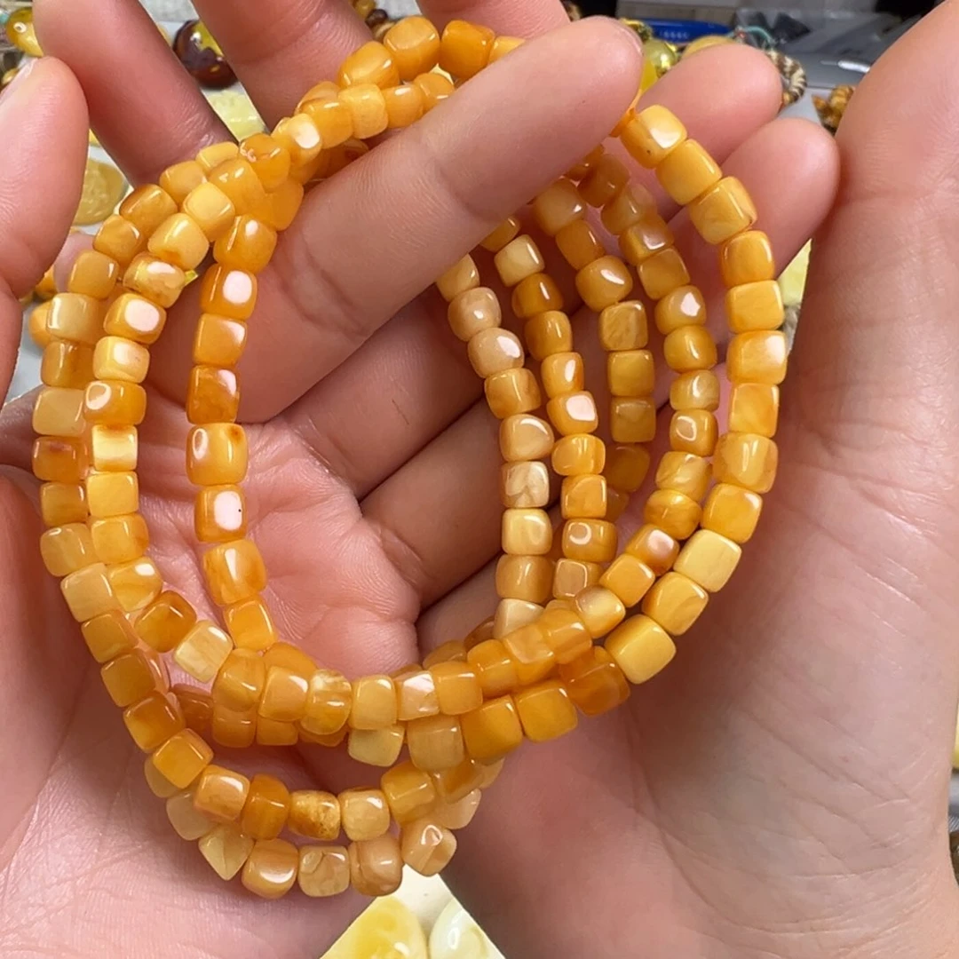 蜜蜡裸石未镶嵌多样性发一条