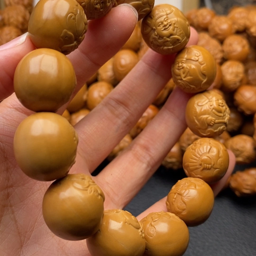 橄榄核手串浮雕财神