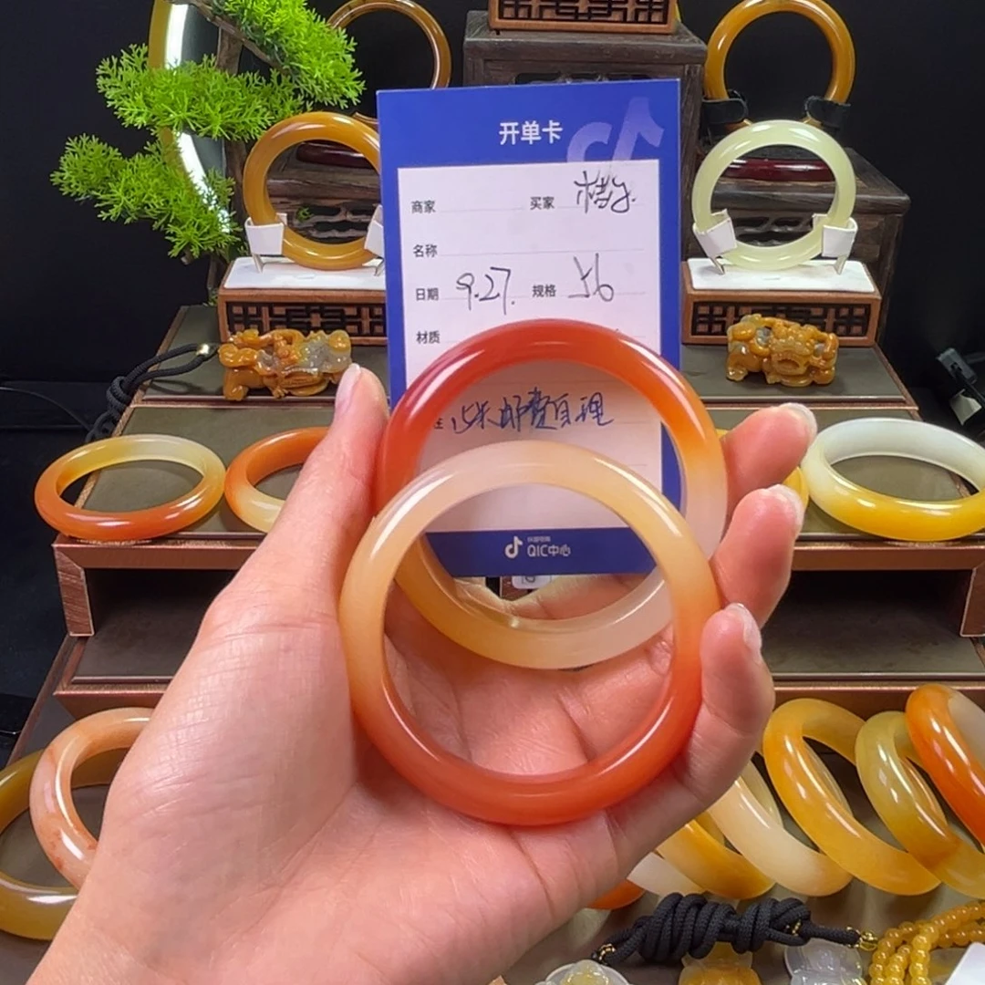 未镶嵌手镯石英质玉桔****6