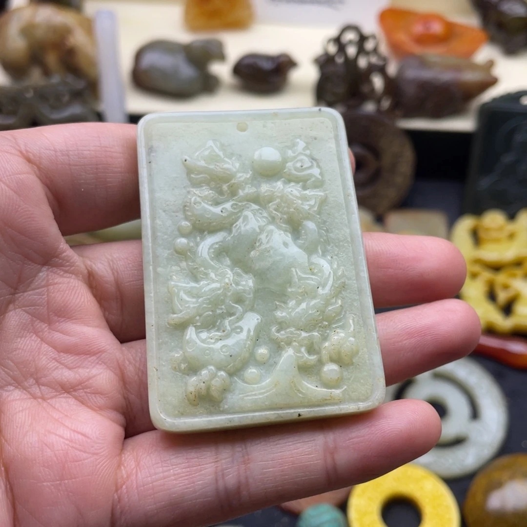 未镶嵌蛇纹石玉颈饰7