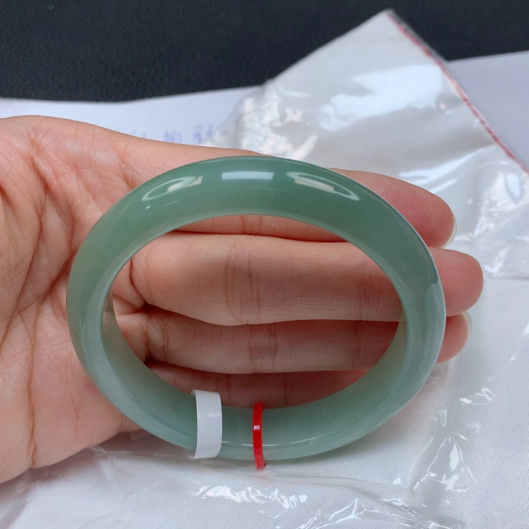 翡翠手镯未镶嵌天然