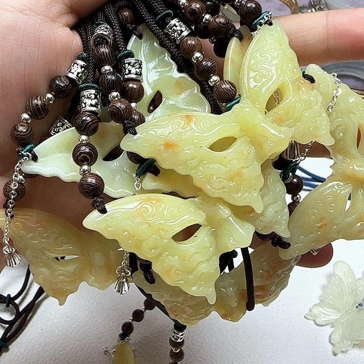 未镶嵌蛇纹石玉颈饰