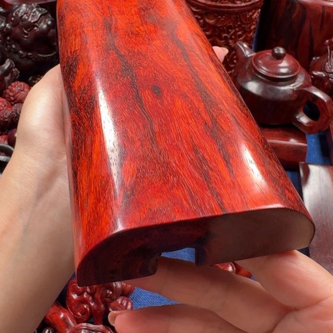 王***卫紫檀木类成套家具